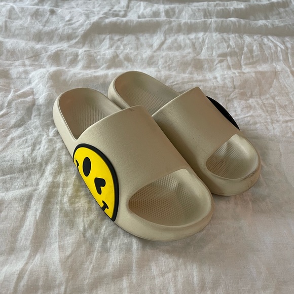 Smiley slides - Picture 2 of 2